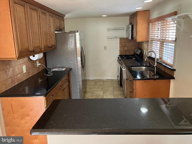 Photo - 118 W Lehman Ave