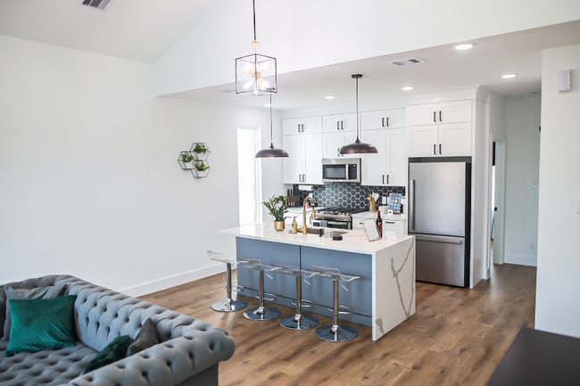 Photo - 1303 Bayou St