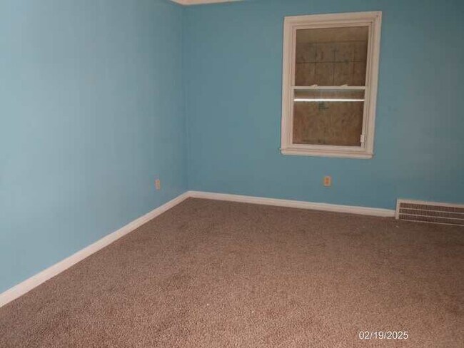 Photo - 15675 Lappin St