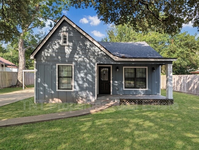 Photo - 1006 Cedar St