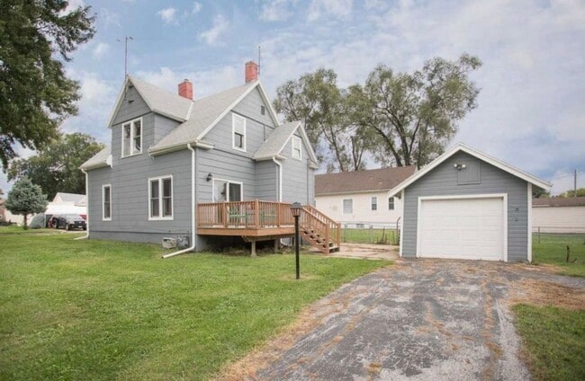 Photo - 3x2 corner lot w/ fenced backyard