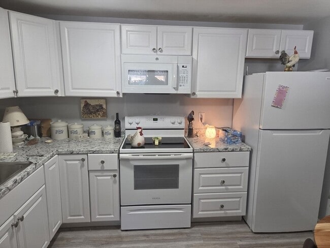 Photo - 176 Maple Ave Unit 2-1