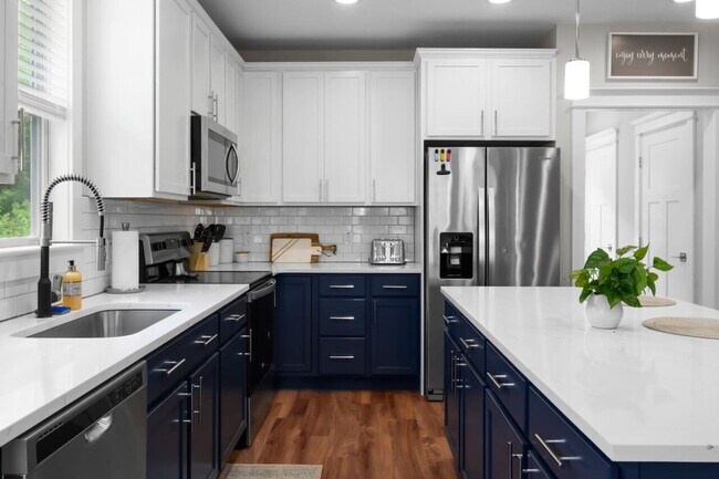 Photo - 1208 Seven Sisters Ln