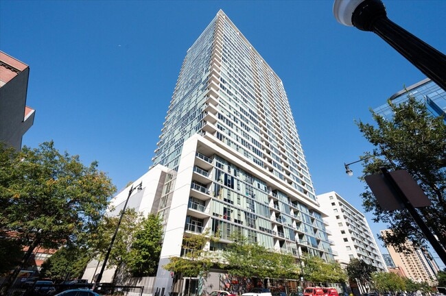 Building Photo - 1720 S Michigan Ave Rental