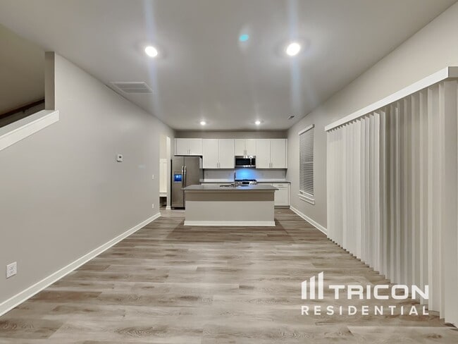 Photo - 427 Wind Dance Dr