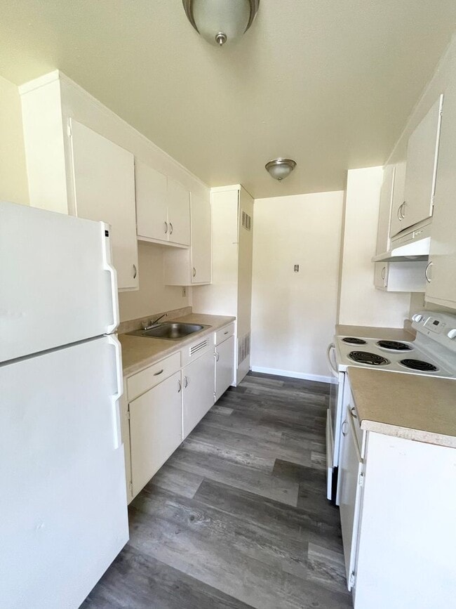 Photo - Cozy One Bedroom End Unit $1,650 Unit 726