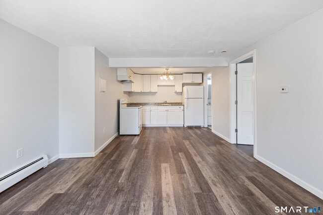 Building Photo - 9 Guiel Pl Unit 2