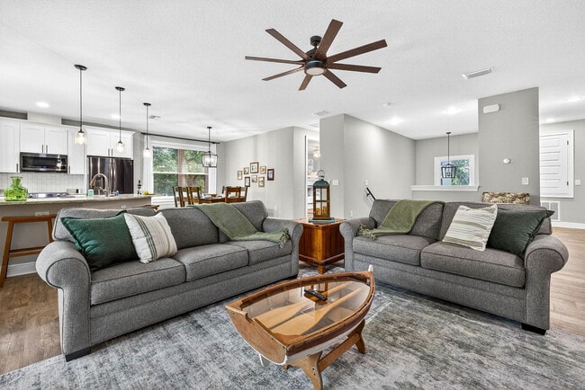 Building Photo - 1826 Beachway Ln Unit ID1332430P