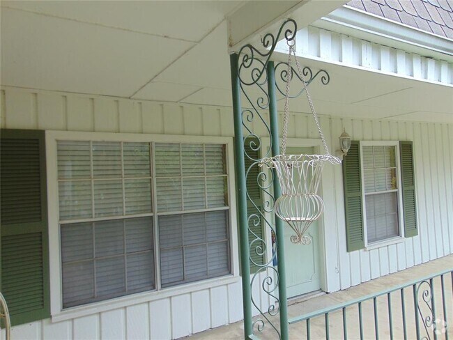 Building Photo - 2516 Enfield Rd Unit 201 Rental