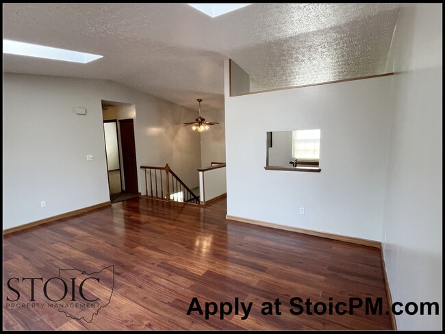 Photo - 3169 Earlington Ln