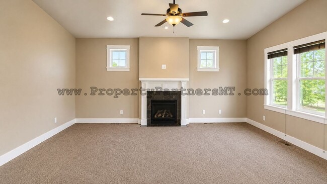 Building Photo - *** Beautiful *** 3 Bed 2 Bath house in Alder Creek