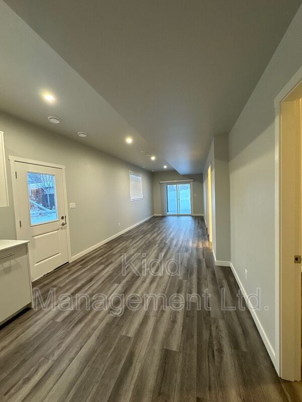 Photo - 1223 Blackburn N Rd