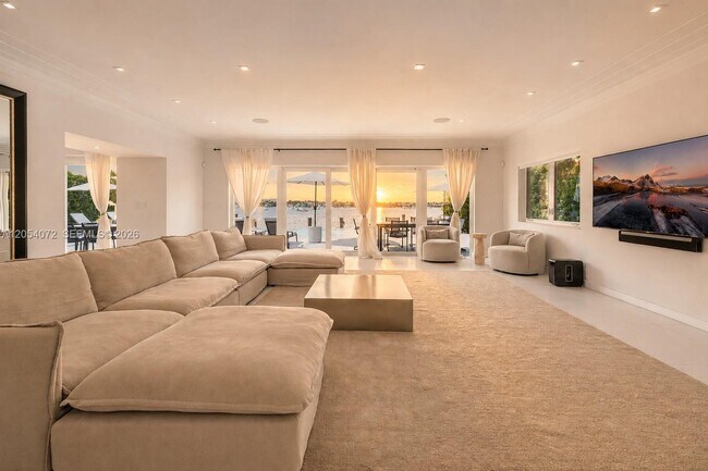 Photo - 1300 S Venetian Way