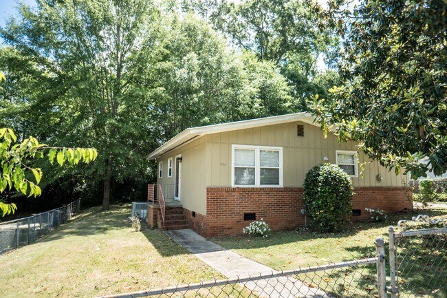 Photo - $500 PER BEDROOM HOUSE IN AUBURN!