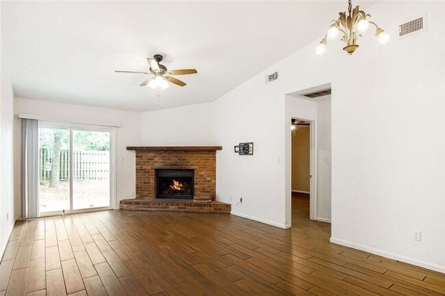 Photo - 3 bedroom for rent in NE Tallahassee, wood floors, Privacy Fenced yard, available early March 202...