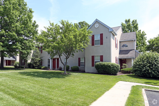 Royal Oaks and East Gardens - Royal Oaks and East Gardens Apartments