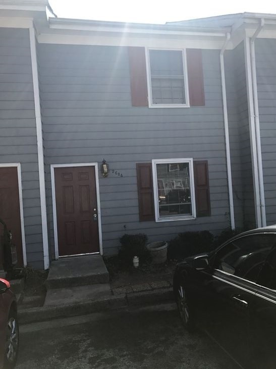 Building Photo - Charming 2 bed 1.5 bathe  Town-home in friendly neighborhood!