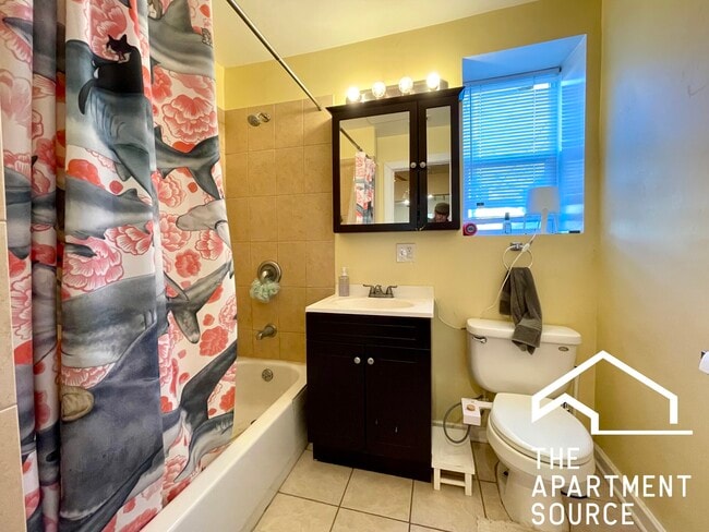 Photo - 1921 N Francisco Ave Unit 1