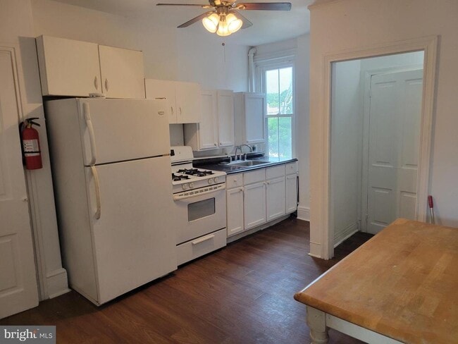 Photo - 512 Chain St