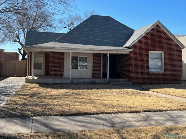 Photo - 607 W Grand Ave House