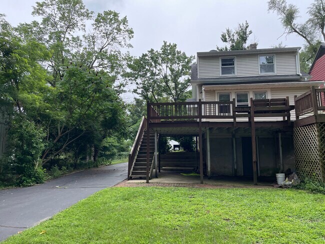 Photo - 902 Pioneer St