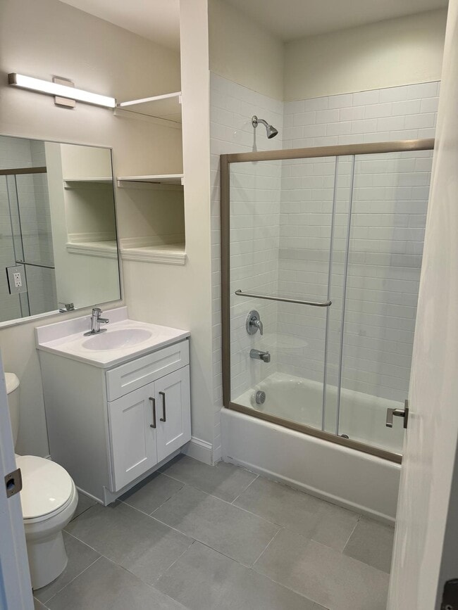 186 Market - 302 - Bathroom - 186 Market St