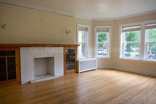 Photo - 3841 N Sawyer Ave Unit 1