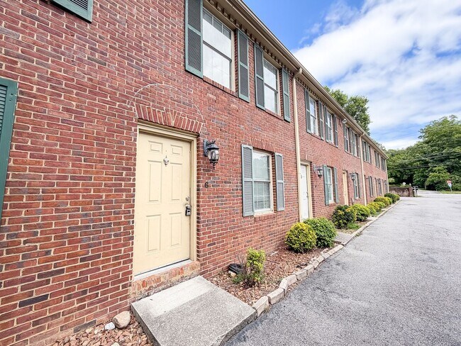 Photo - 2827 Dayton Blvd Unit 6