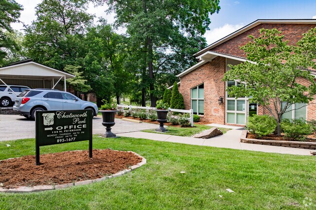 Oficina de Señalización y Arrendamiento - Chatsworth Park Apartments