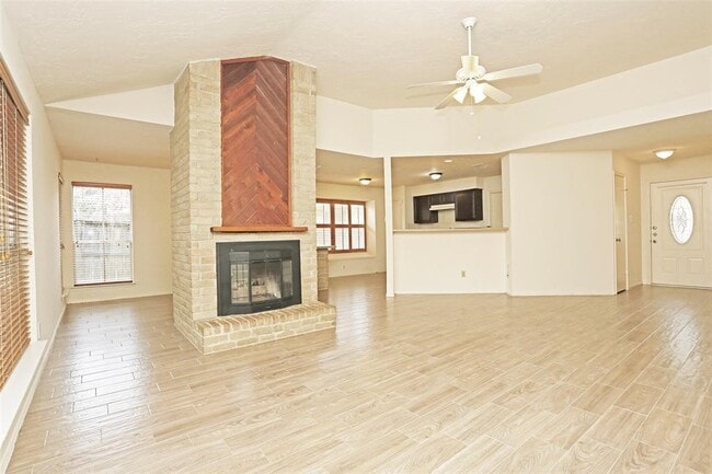 Photo - 1302 Silver Morning Dr