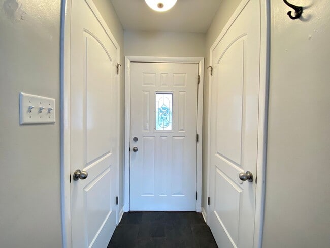 Photo - 3 Bedroom In Highland, IN