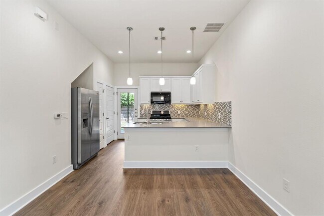 720 Pedernales St Unit B
