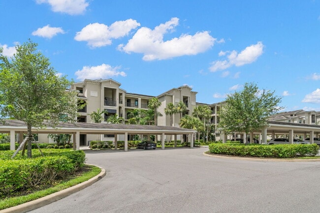Building Photo - Fully Furnished Condo For Rent in Bradenton! Unit 303