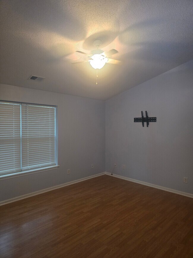 Photo - 2956 Bobo Rd