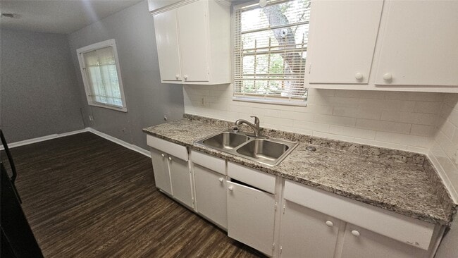 Photo - 10806 Safeguard St Casa