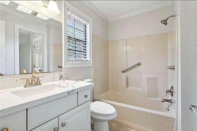 Photo - 1500 W Esplanade Ave