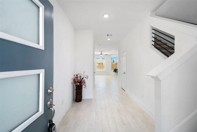 Photo - 18823 River Overlook Ct