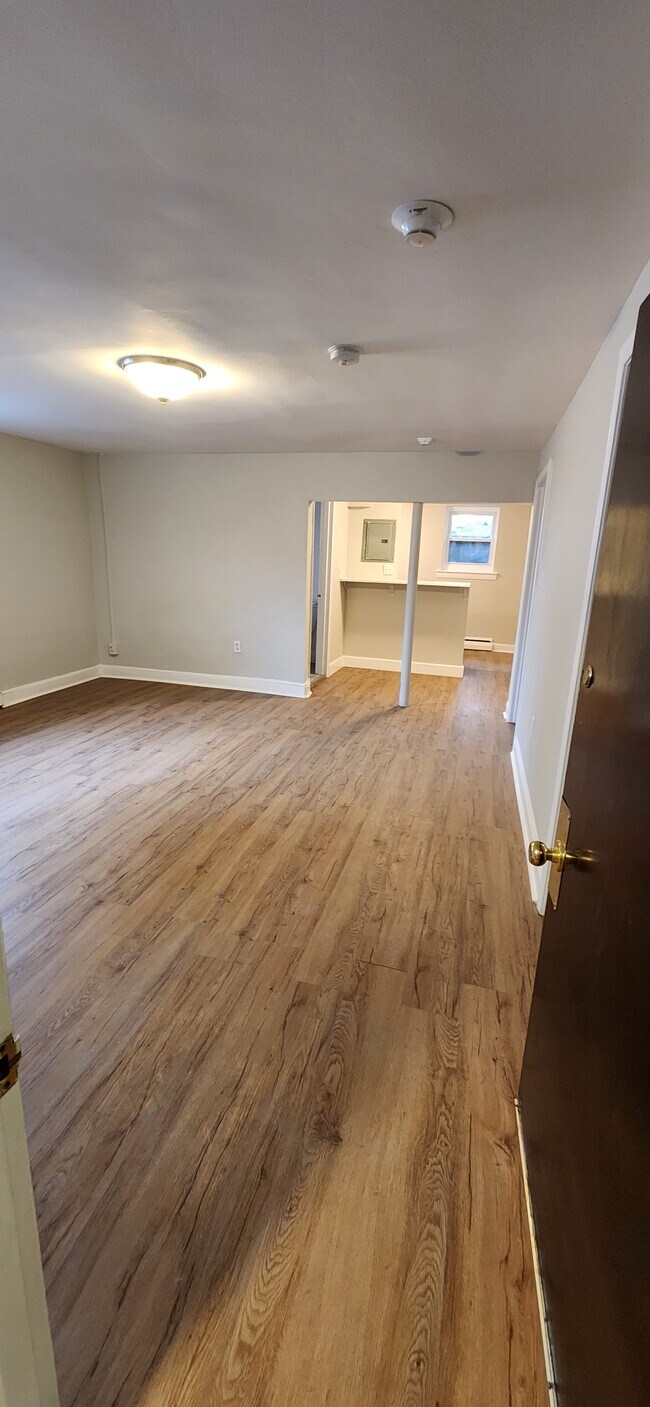 Building Photo - 69 Chiswick Rd Unit 2