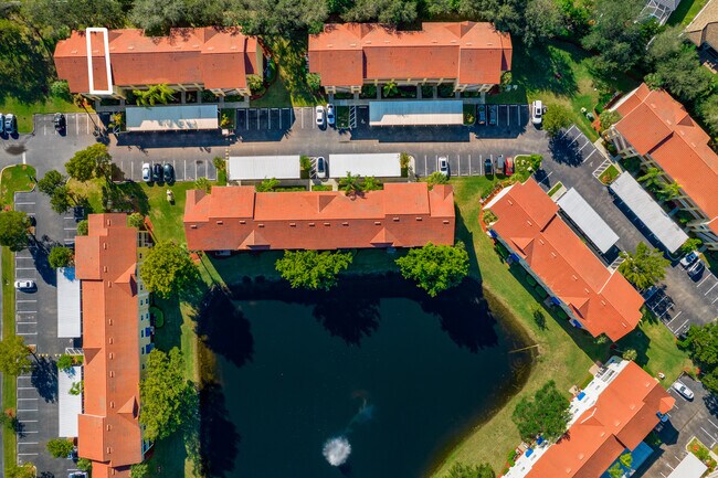 Photo - 8271 Key Royal Cir Unit 924