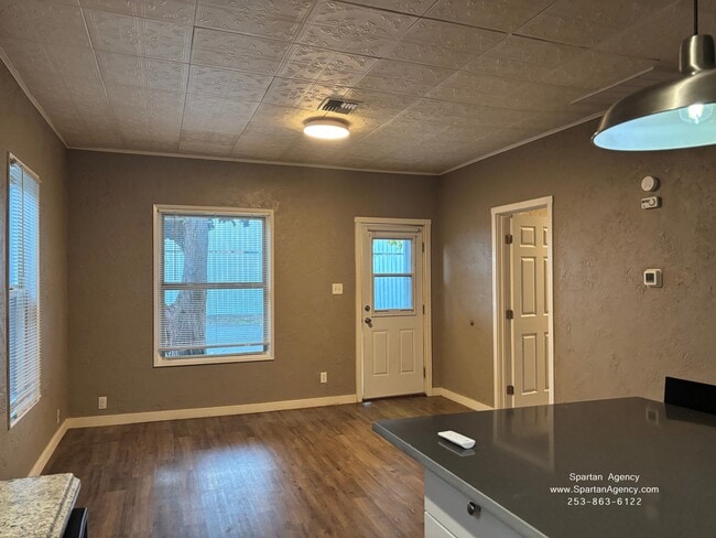 Photo - 1727 Pease Ave