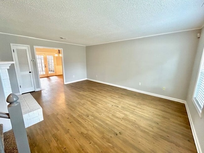 119 Crescent Cir