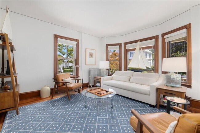 Photo - 14 Greenough Pl Unit B