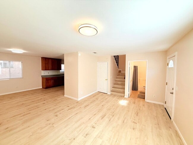 Photo - 762 W 21st St Unit 2