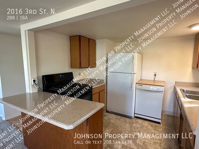 Photo - 2016 3rd St N