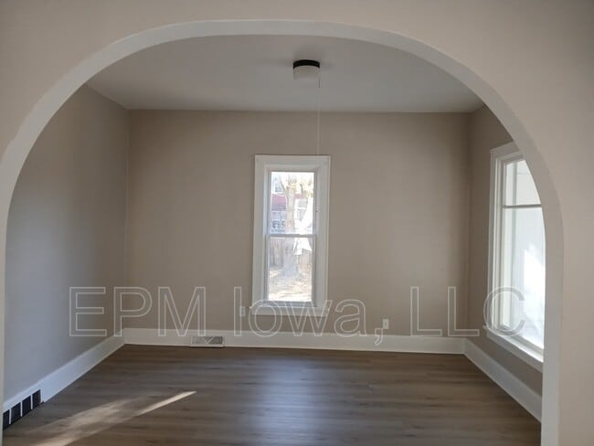 Photo - 17 5th St NW