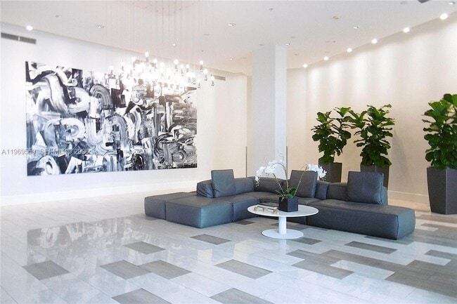 Photo - 2001 Meridian Ave Unit 525+DEN