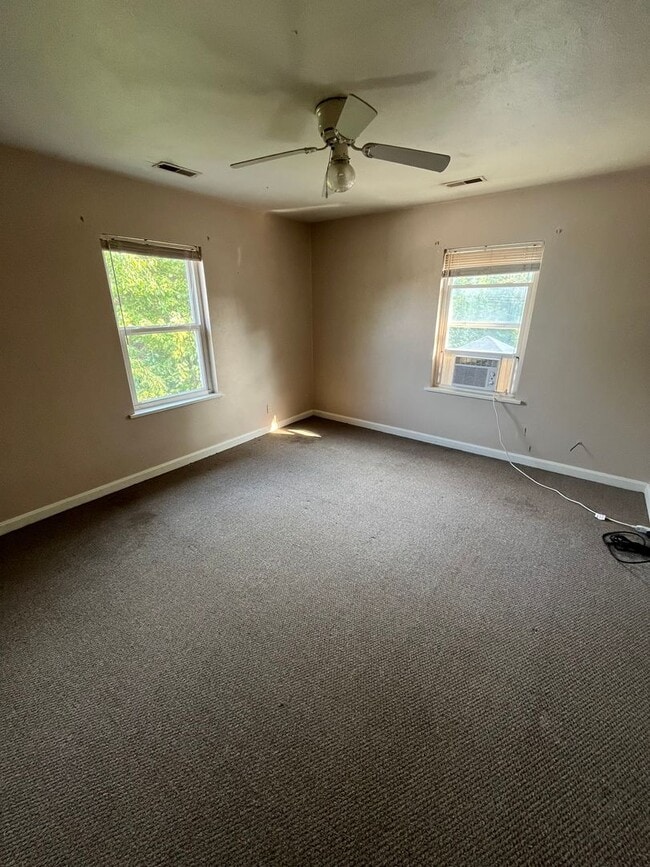 Photo - Spacious one bedroom apartment in Alton