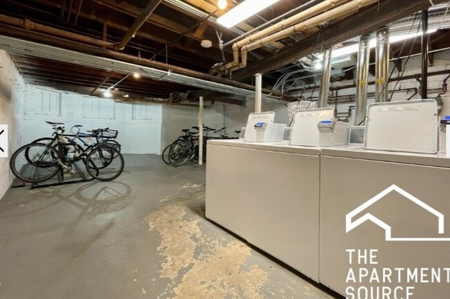 Photo - 2323 N Rockwell St Unit 1