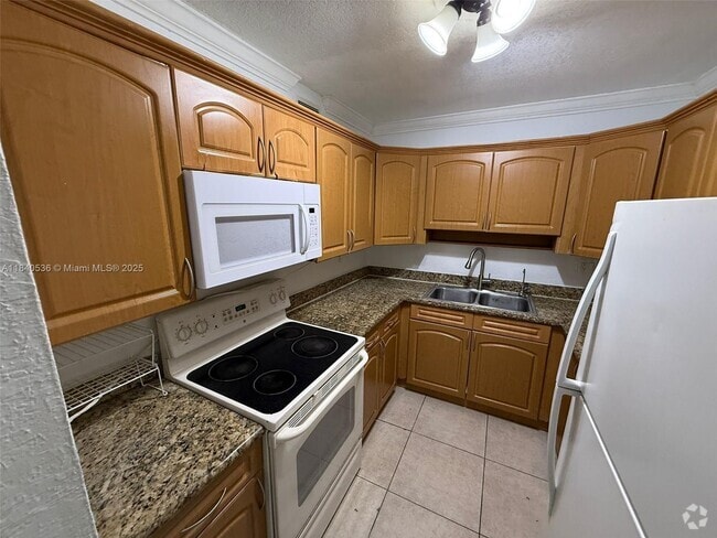 Building Photo - 1815 W 56th St Unit 106 Rental