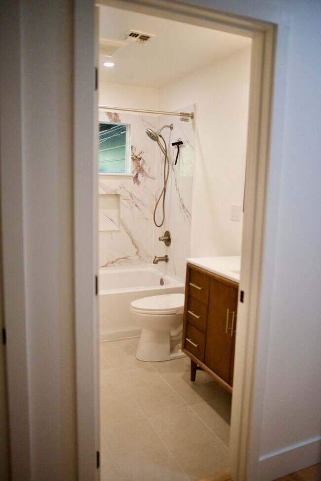 Photo - 620 Lockwood Dr